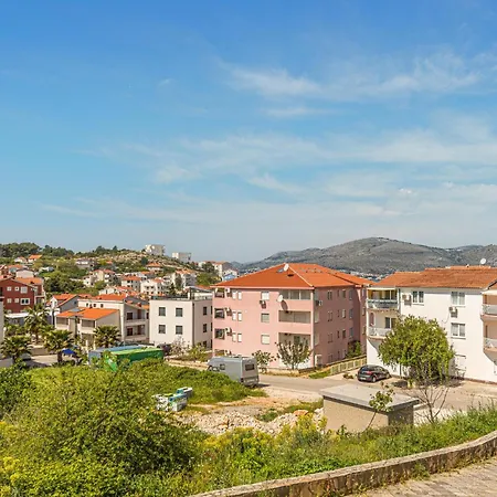 Appartamento 1 Bedroom Stunning In Okrug Gornji