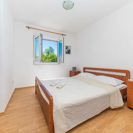 1 Bedroom Stunning In Okrug Gornji