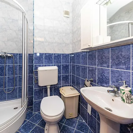Appartamento 1 Bedroom Stunning In Okrug Gornji